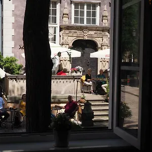 https://grand-tourist-amber-rose-apartment.gdanskhotel.org